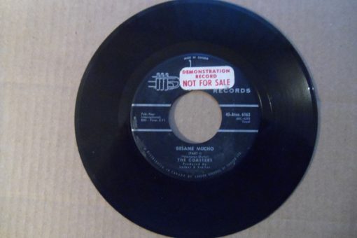 The Coasters - Besame Mucho (7", Single) (Near Mint (NM or M-))