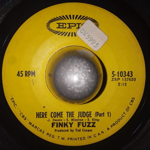 Finky Fuzz - Here Come The Judge (7") (Very Good Plus (VG+))