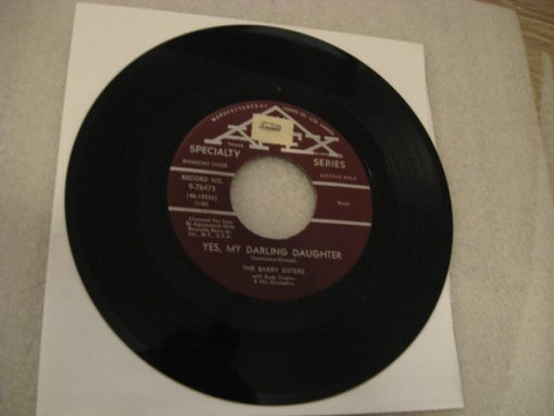 The Barry Sisters - Yes My Darling Daughter / Saturday (7", Single) (Near Mint (NM or M-))