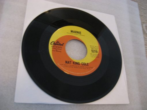 Nat King Cole - Marnie / More And More Of Your Amor (7", Single) (Near Mint (NM or M-))