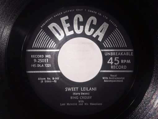 Bing Crosby With Lani McIntire And His Hawaiians - Sweet Leilani / Blue Hawaii (7", Single) (Very Good Plus (VG+))