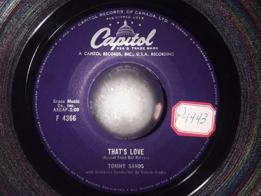 Tommy Sands - That's Love / Crossroads (7", Single) (Very Good (VG))