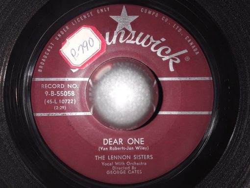 The Lennon Sisters - Dear One / Mister Clarinet Man (7", Single, Pin) (Very Good (VG))