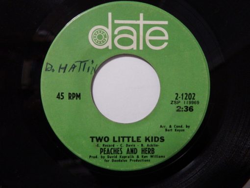 Peaches & Herb - Two Little Kids / Let's Fall In Love (7", Single) (Near Mint (NM or M-))