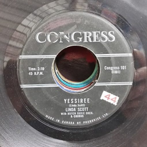 Linda Scott With Hutch Davie Orchestra & Chorus - Town Crier / Yessiree (7") (Near Mint (NM or M-))